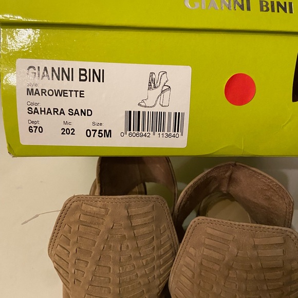 Gianni Bini tan suede ankle boots 7.5 & 10 - Picture 8 of 8